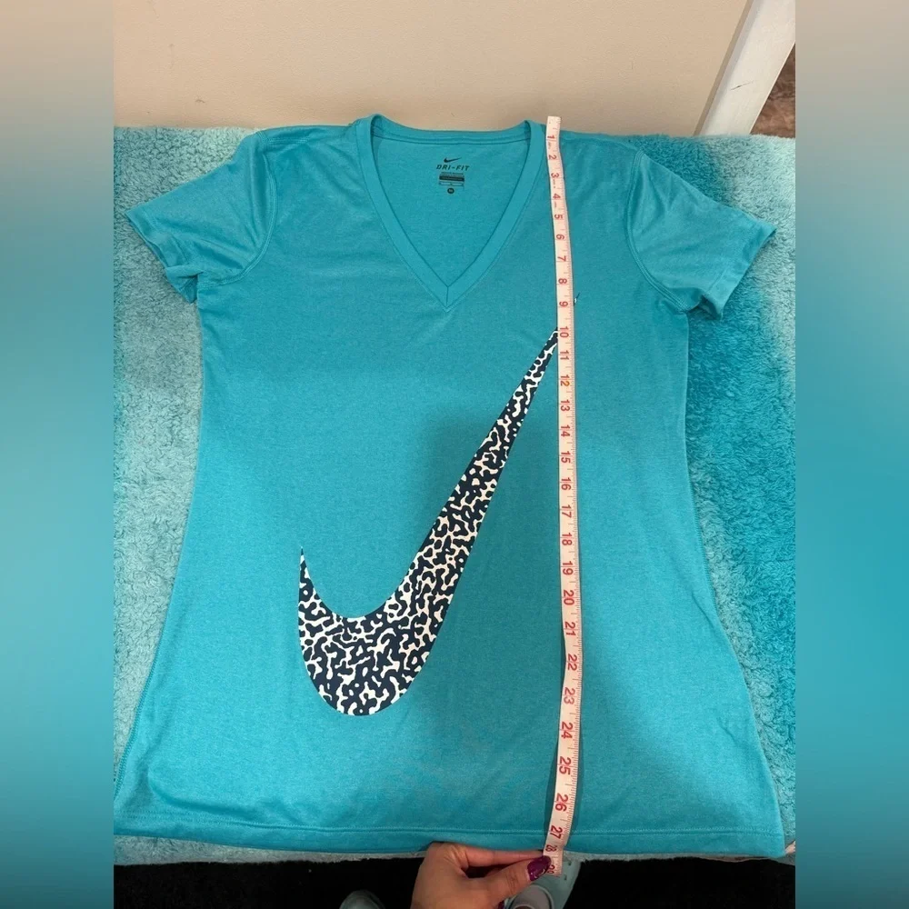 🔥Nike Women's Blue V-Neck Top🔥